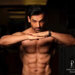 John Abraham Instagram - You Can Do Anything 💪🏼 @thejohnabraham 📸 Photography @dabbooratnani Assisted By @manishadratnani Makeup Venky Hair @prerna2510 Team JA @minnakshidas Production @dabbooratnanistudio #dabbooratnani #johnabraham #dabbooratnaniphotography #dabbooratnanicalendar Dabboo Ratnani Photography