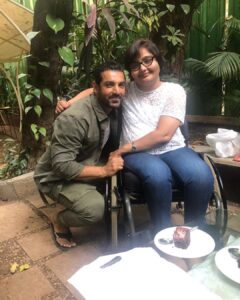 John Abraham Instagram - I had the pleasure of meeting someone incredibly special - Ekta Bhyan. Ekta is an Asian Para Games Gold Medallist in Club Throw and has qualified for the Tokyo 2020 Paralympics in F-51, Club Throw. Thank you so much for the wonderful gifts. It was an honour and privilege to meet you and you are an inspiration to me and the entire nation !!#ParaAthletes #Respect #ektabhyan