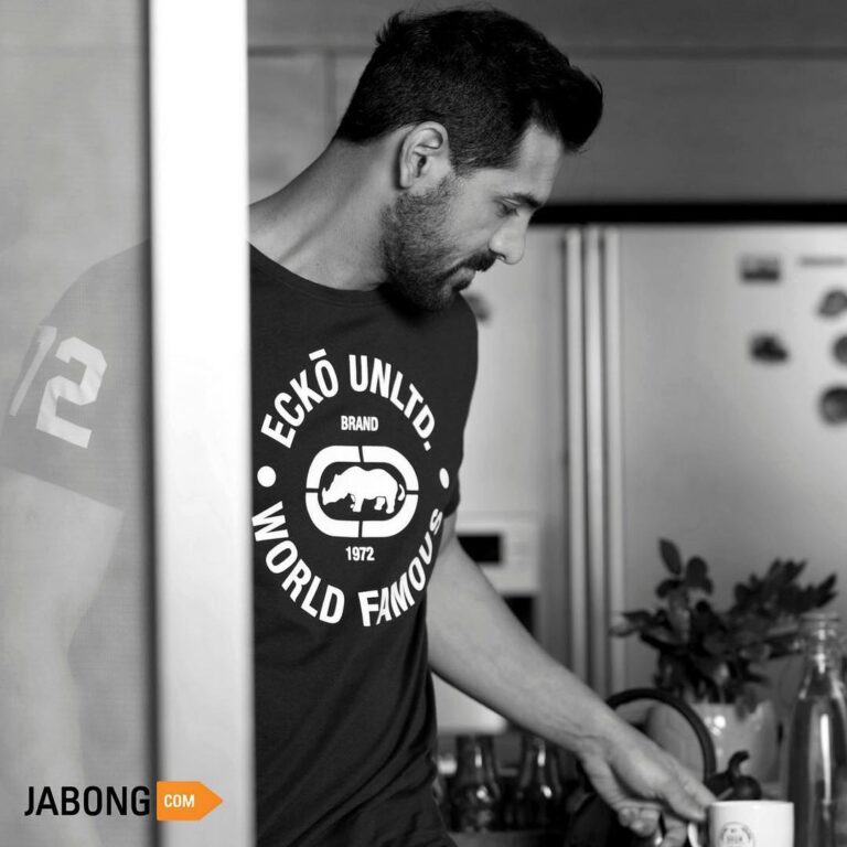 John Abraham Instagram - Switch up your style! The all new SS18 collection of ECKO UNLTD is now available at @JabongIndia. #JABONGxME #Jabong