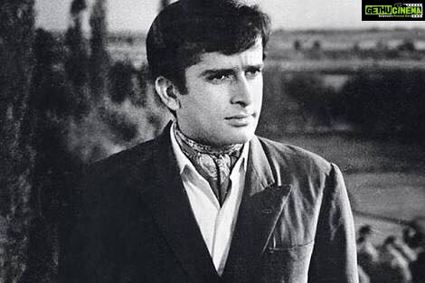 John Abraham Instagram - For someone who grew up seeing you every day, opposite my dad's office, your kind words and gestures influenced me so positively as a child. You will always be remembered, sir. Totally broken. RIP.. . . . . . . #RIPShashiKapoor #shashikapoor #legend