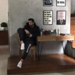 John Abraham Instagram - A quick break in between my shoot for @ecko_unltd . . . . . #eckounltd #ecko #behindthescenes #bts #johnabraham #ja #jaentertainment
