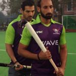 John Abraham Instagram - With my hockey team 'Delhi Wave Riders'... My captain... Sardar Singh #delhiwaveriders