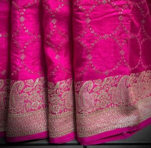 Joy Crizildaa Instagram - Soft munga crepe silk saree with beautiful sequins work saree 💫 To place an order Kindly DM ! ❤️ Disclaimer : color may appear slightly different due to photography No exchange or return Unpacking video must for any sort of damage complaints Threads here and there, missing threads,colour smudges are not considered as damage as they are the result in hand woven sarees.