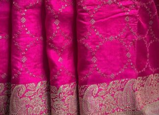 Joy Crizildaa Instagram - Soft munga crepe silk saree with beautiful sequins work saree 💫 To place an order Kindly DM ! ❤️ Disclaimer : color may appear slightly different due to photography No exchange or return Unpacking video must for any sort of damage complaints Threads here and there, missing threads,colour smudges are not considered as damage as they are the result in hand woven sarees.