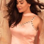 Kangna Sharma Instagram - Photograper- @ilmanaazphotography1 MUA - @makeup_asfaque