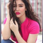 Kangna Sharma Instagram – Comes In One Colour PINK❤️

Photograper- @rohangandotraphotographer 
MUA – @makeup_asfaque