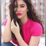 Kangna Sharma Instagram - Comes In One Colour PINK❤️ Photograper- @rohangandotraphotographer MUA - @makeup_asfaque