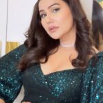 Kangna Sharma Instagram - I prefer Living In Color . MUA - @makeup_asfaque