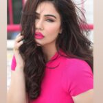 Kangna Sharma Instagram - Comes In One Colour PINK❤️ Photograper- @rohangandotraphotographer MUA - @makeup_asfaque