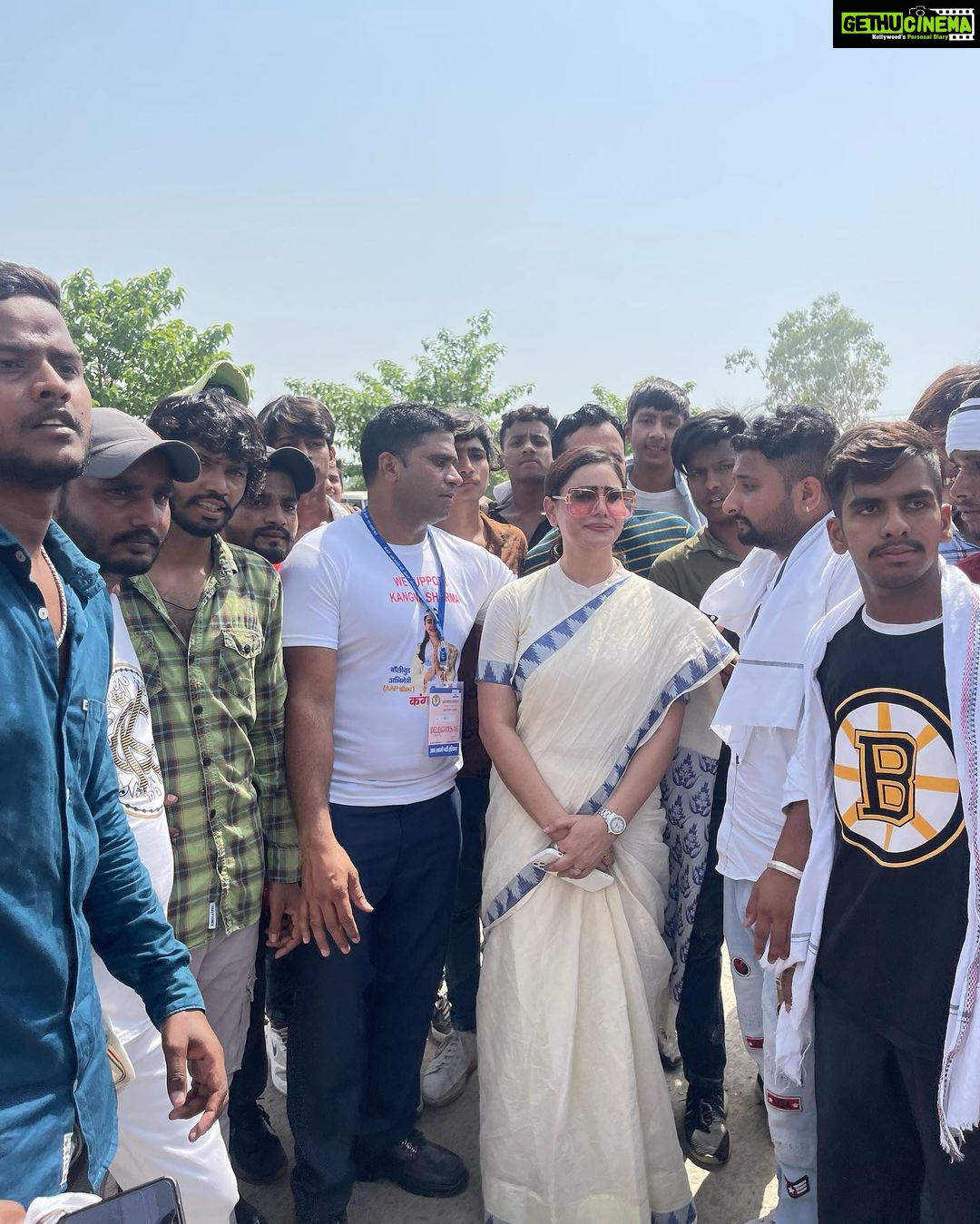Kangna Sharma Instagram - “युवा वही है जो अनीति से लड़ता है काल की चाल को बदलता है जो प्रेरक इतिहास रचता है” @arvindkejriwal @drsushilkrgupta @aamaadmiparty