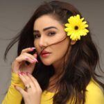 Kangna Sharma Instagram - 🌻🌻🌻 @faizialiphotography @makeup_asfaque