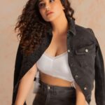 Kangna Sharma Instagram - It’s not what you look at That matters, It’s What You See 🙌🏻 Click by - @ilmanaazphotography1 Apparel- @theseedstorewomens @theseedstore_mens