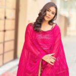 Kangna Sharma Instagram - Mata ki chownki ❤️❤️ MUA - @makeup_asfaque