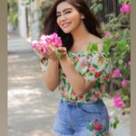 Kangna Sharma Instagram - You Have Got to let your Dreams Blossom🌺🌺🌺 Clicked by - @ilmanaazphotography1