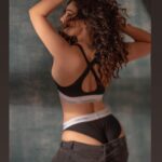 Kangna Sharma Instagram - "Are you tired of my bikini pics? Good, 'cause I’m not either!" Photograper- @ilmanaazphotography1 MUA - @alpa_mistry_makeup_and_hair