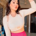 Kangna Sharma Instagram – hey siri how to get slim 🥲