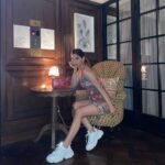 Karishma Sharma Instagram – Blurry was the theme of our brunch just how some of our lives are right now. 😂

Outfit @prettylittlething 
Bag @easthide__
Earrings @arvino___co