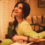 Karishma Sharma Instagram - Nazar me tum, teri yaad ke tale.. Hain din Guzar rahe, teri yaad ke tale.... 📸 :@aishwaryaa_nayak_photography Stylist : @mallaikaa07 & @prashantmangasuli MUA : @nisha.karna HA : @aqshataa.mani Location: @abode.bombay Jewellery necklace @mystiquebyanchal Bangles : @_alankaara_