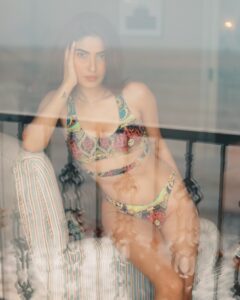 Karishma Sharma Instagram - “You don't take a photograph, you make it” - Ansel Adams

Shot my beautiful baby @aishwaryaa_nayak_photography 

#missguided