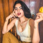 Karishma Sharma Instagram - Migraine: Hey how you doing? 🤓 Me: An apple a day keep anyone away if you throw it hard enough. 🤯😏 Migraine: 🥴🙋🏼