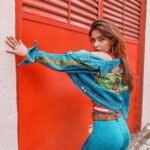 Karishma Sharma Instagram - पलट 🌻 . . By my love @aishwaryaa_nayak_photography