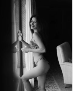 Karishma Sharma Instagram - “You don't take a photograph, you make it” - Ansel Adams

Shot my beautiful baby @aishwaryaa_nayak_photography 

#missguided
