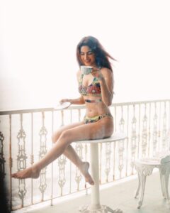 Karishma Sharma Instagram - “You don't take a photograph, you make it” - Ansel Adams

Shot my beautiful baby @aishwaryaa_nayak_photography 

#missguided