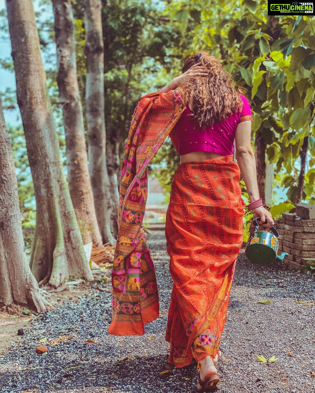 Karishma Sharma Instagram - Dhaani- Getting out into nature doesn’t have to be a big event, but for some it is, she loves the early spring flowers, pretty ground cover plants, right in her neighbourhood where nature’s silence is loud. She sits and enjoys the subtle sounds of birds that surrounds her, drinks tea in the view. Deep in the woods, there is a peace and harmony that doesn’t exist in the city or anywhere around human habitats. Sun and flowers were her favourite 🌻🌞☘️🌿
