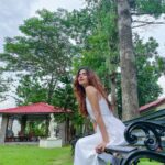 Karishma Sharma Instagram - This is what it is to be happy - I thought to myself the stars are like the trees in the forest, watching me. Breathe 🌻🌻 . What a beautiful place @the.vishwanath.farms