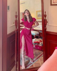Karishma Sharma Instagram - Packing up to go on a vacation 🧳🧳
............. In my living room. 🍻🍾🍾