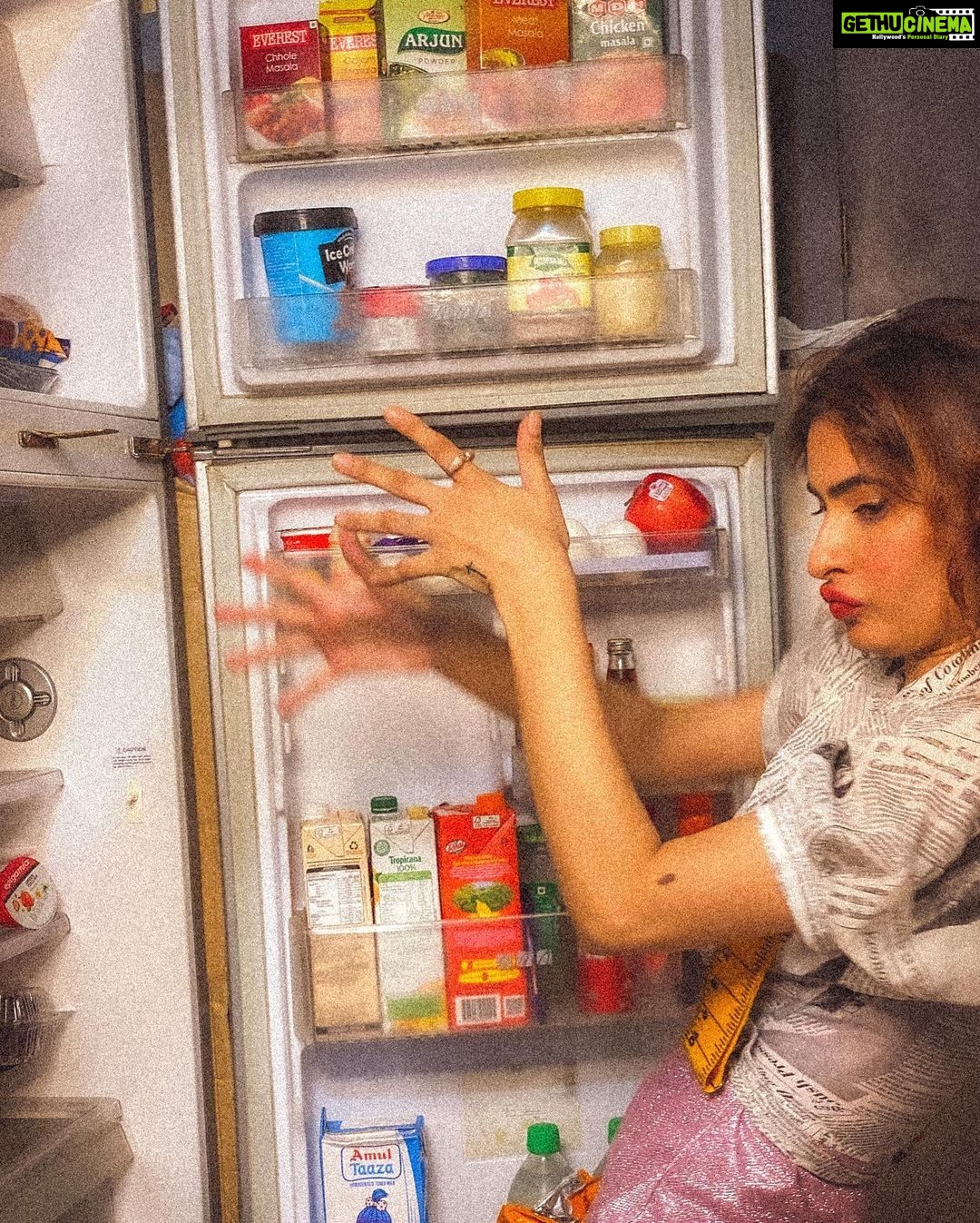 Karishma Sharma Instagram - All I eat is news these days. Since we are trying news things. Let’s try a new dish called Compassion. While we eat, drink,sleep,dance,sing, let’s also practice to help and not hurt beings around us. Can we all start being more humane?