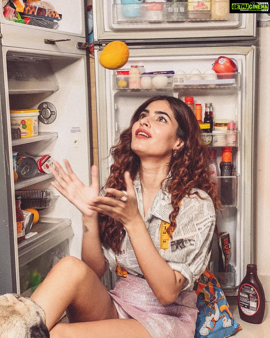 Karishma Sharma Instagram - All I eat is news these days. Since we are trying news things. Let’s try a new dish called Compassion. While we eat, drink,sleep,dance,sing, let’s also practice to help and not hurt beings around us. Can we all start being more humane?