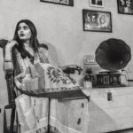 Karishma Sharma Instagram - Hansi thami hai in ankhon men yuun nami ki tarah . chamak uthe hain andhere bhi raushnī ki tarah - Meena Kumari