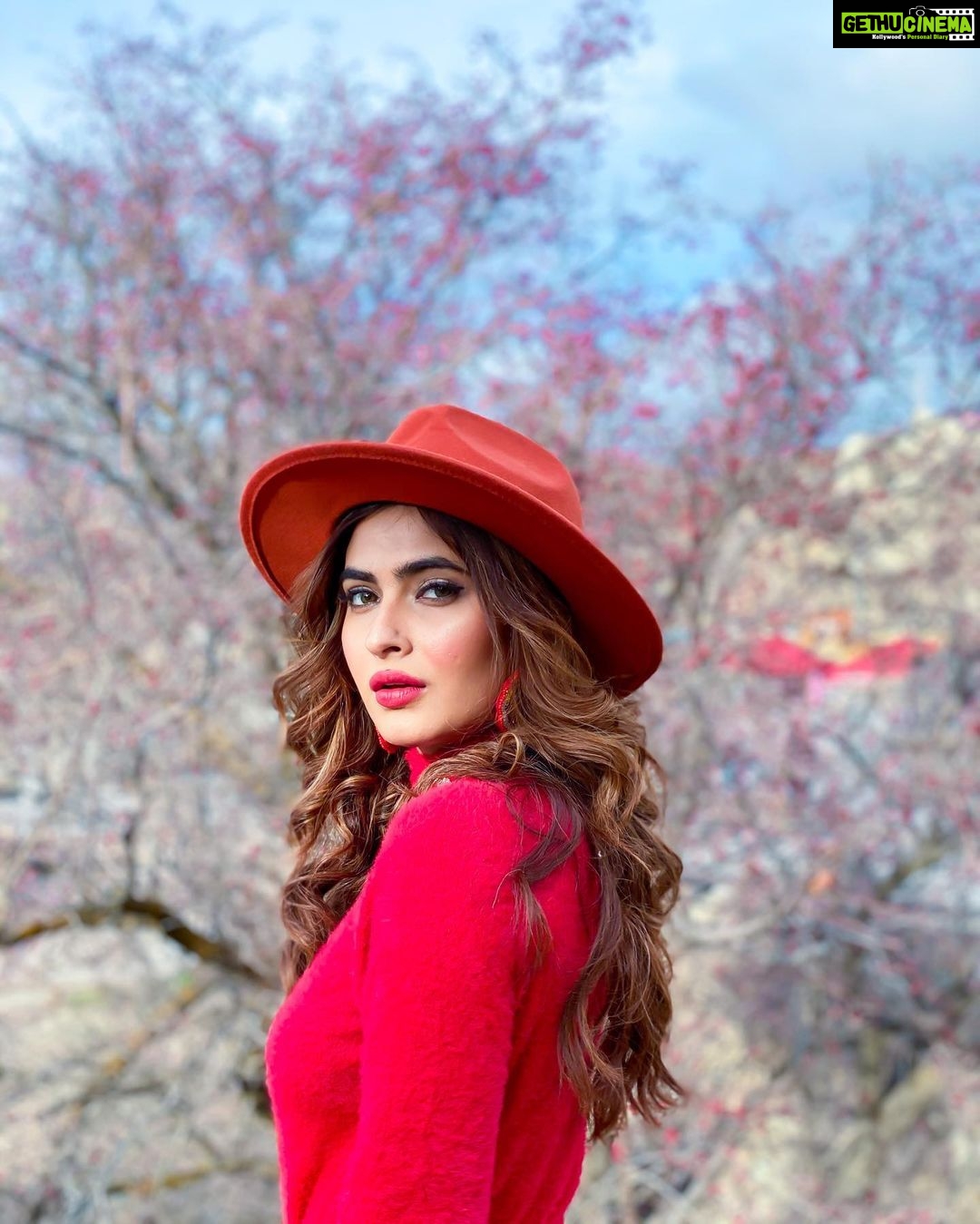 Karishma Sharma Instagram - 🌹🌻🌹 . @goturkey @turkeytourismin @fitzupofficial Open Air Museum, Cappadocia, Turkey
