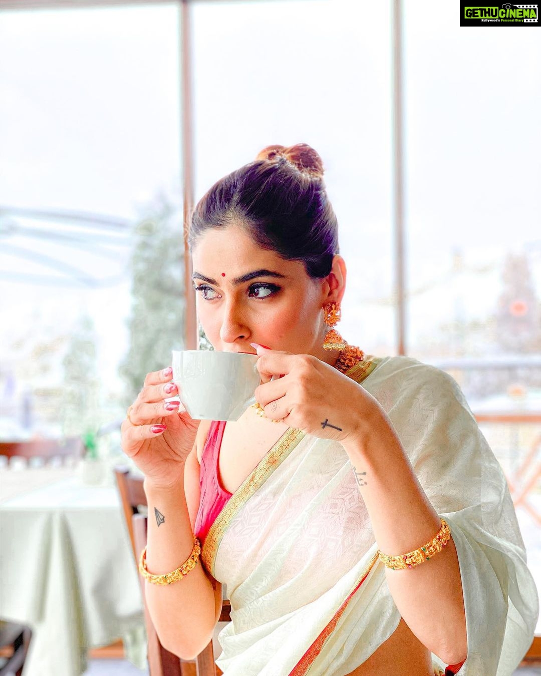 Karishma Sharma Instagram - My culture is my identity and personality. It gives me spiritual, intellectual and Emotional distinction from others, and I’m proud of it. @goturkey @turkeytourismin @fitzupofficial @bestwesternpremierkarsiyaka Capadocia
