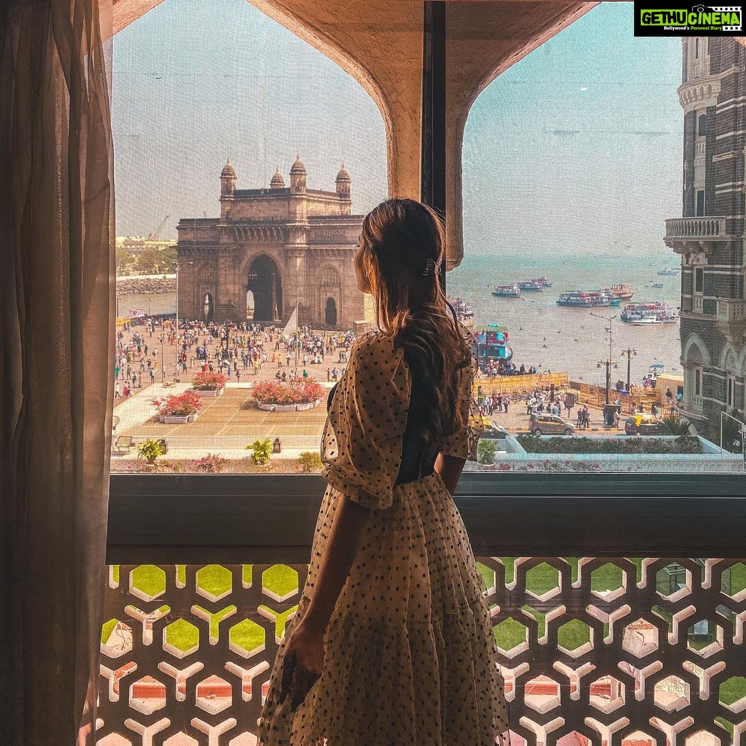 Karishma Sharma Instagram - Go where you feel most alive. Morning from a beautiful view πΈπ₯°ππ» @tajmahalmumbai #tajmahal #tajmahalmumbai The Taj Mahal Palace, Mumbai
