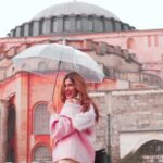 Karishma Sharma Instagram - Baby, I'm gonna treat you so nice, you're never gonna wanna let me go. - Pretty Woman 💃🏻💃🏻 . Shot by @istanbulphotosession Outfit @nirmooha Styled by @simran_kabra Earrings @deepagurnani . @fitzupofficial @turkeytourismin @goturkey @officialturkishmuseums #goturkey #turkeytourism #hagiasophia Hagia Sophia