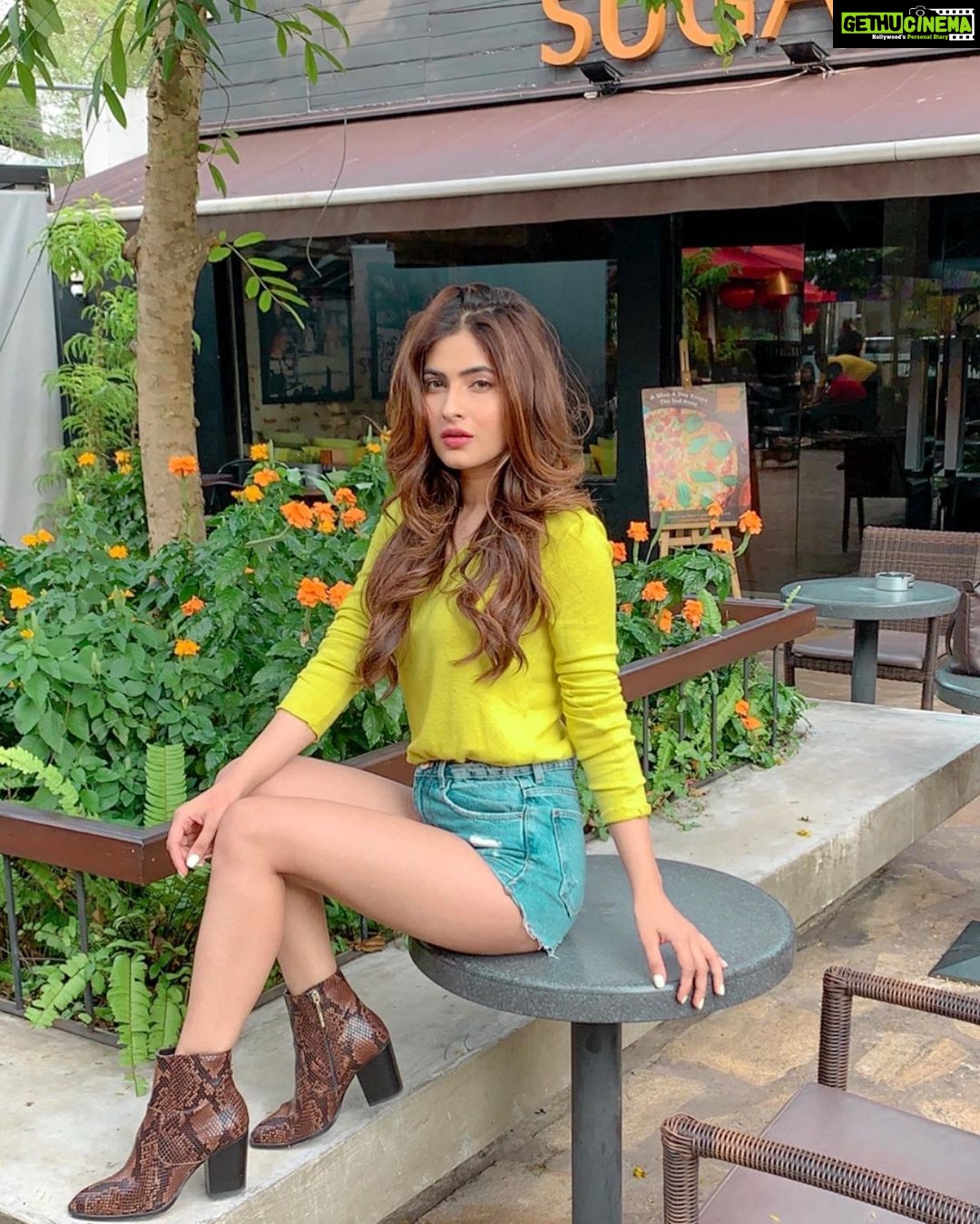 Karishma Sharma - 143.8K Likes - 🌸🌸🌸