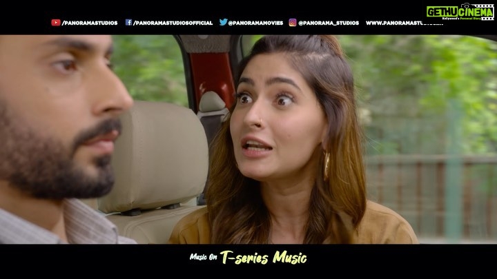 Karishma Sharma Instagram - Chaman ho gaya hain lattu humari khoobsurat Aaina par. Ab toh Mummyji bhi hain raazi. Jaaniye kya hoga Chaman ki love story mein aaj hi- Link in the bio #InCinemasNow @mesunnysingh @maanvigagroo @karishmasharma22 @ash4sak @kumarmangatpathak @abhishekpathakk @chhatwanimurli @panorama_studios @anandpandit @anandpanditmotionpictures @tseries.official @pvrpictures @sanju_r_joshi #AdityaChowksey @aaradhya_maheshwari #AmitDalmia @allen.brajeshmaheshwari