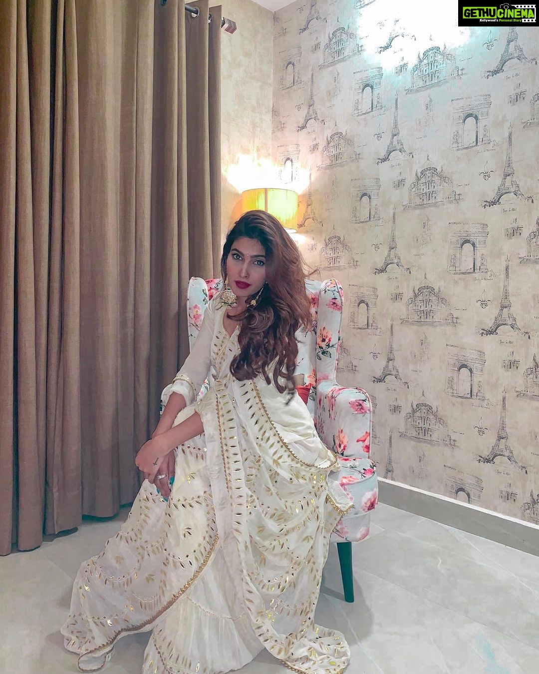 Karishma Sharma Instagram - Happy Diwali ✨✨ Patna, India