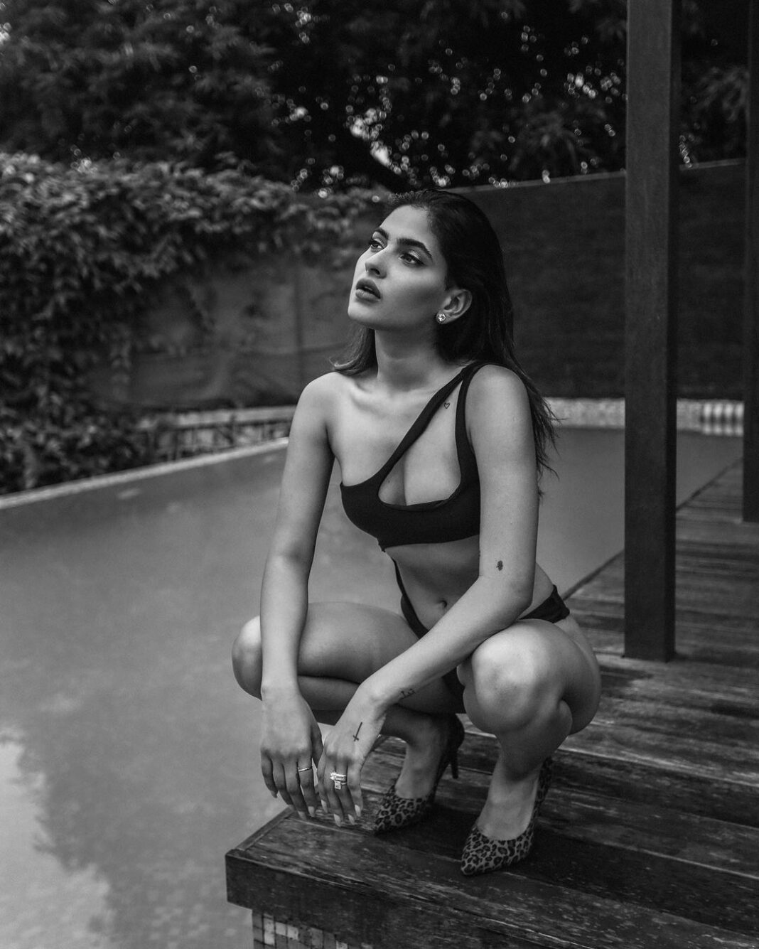 Karishma Sharma Instagram - “Understand me. I’m not like an ordinary world. I have my madness, I live in another dimension and I don’t have time for things that have no soul.” . 📸 @ag.shoot Tropicana Resort & Spa Alibaug
