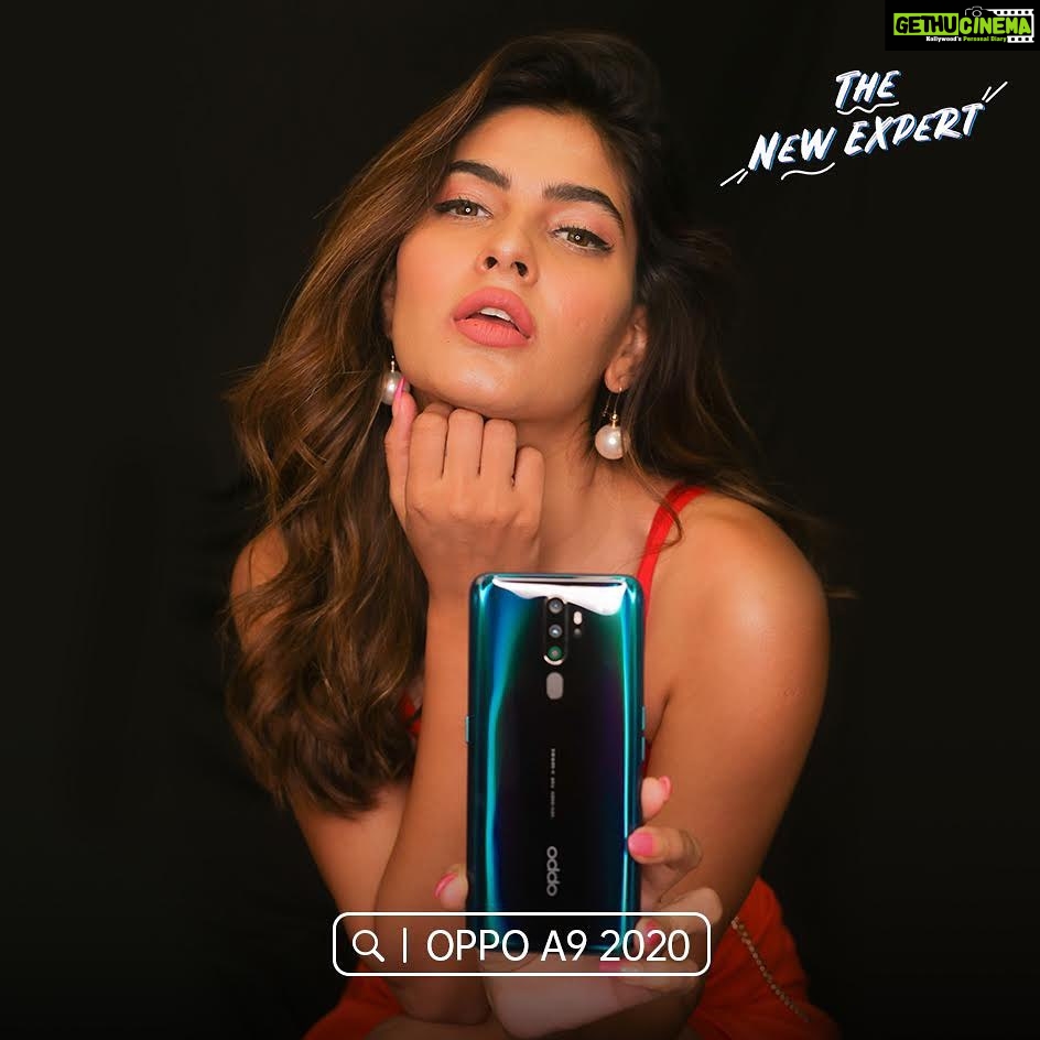 Karishma Sharma Instagram - So excited to finally get my hands on the #OPPOA92020! #TheNewExpert is packed with a 48MP Quadcam, 8GB RAM + 128GB ROM, Qualcomm Snapdragon 665 Processor, #UltraWideAngleLens, #VideoStability and #UltraNightMode 2.0. Get one for yourself today! Link to buy : https://amzn.to/2kmE5HC