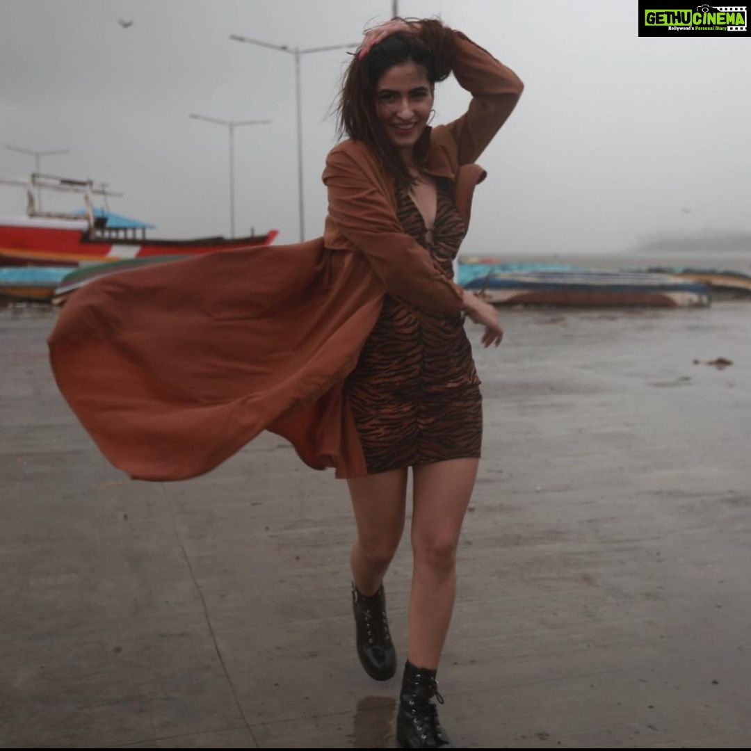 Karishma Sharma Instagram - The best part of life? Every morning you have a new opportunity to become a Happier version of yourself. . Shot by @ag.shoot Styled by @simran_kabra Makeup by @nishaa.guptaa Hair by @bhagya.vaid