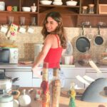 Karishma Sharma Instagram – What’s cooking ? 🍳
@viuindia 😉
Stay tuned guys 😌