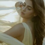 Karishma Sharma Instagram - Do One thing everyday that scares you 😁😌👌🏻🐒🐒 . . @helo_indiaofficial