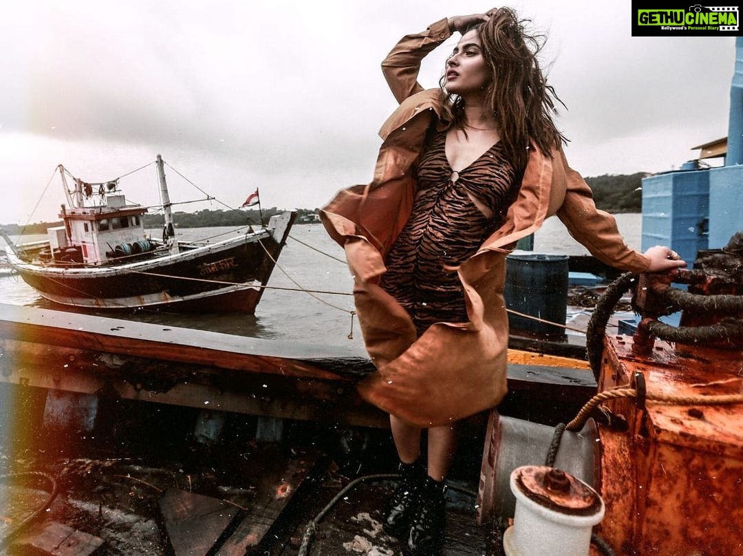 Karishma Sharma Instagram - If your ship doesnβt come , Swim out and meet it. πππ . . Declaimer: Do it on your own risk π€£π€£πππ . Shot by @ag.shoot Styled by @simran_kabra Makeup by @nishaa.guptaa Hair by @bhagya.vaid