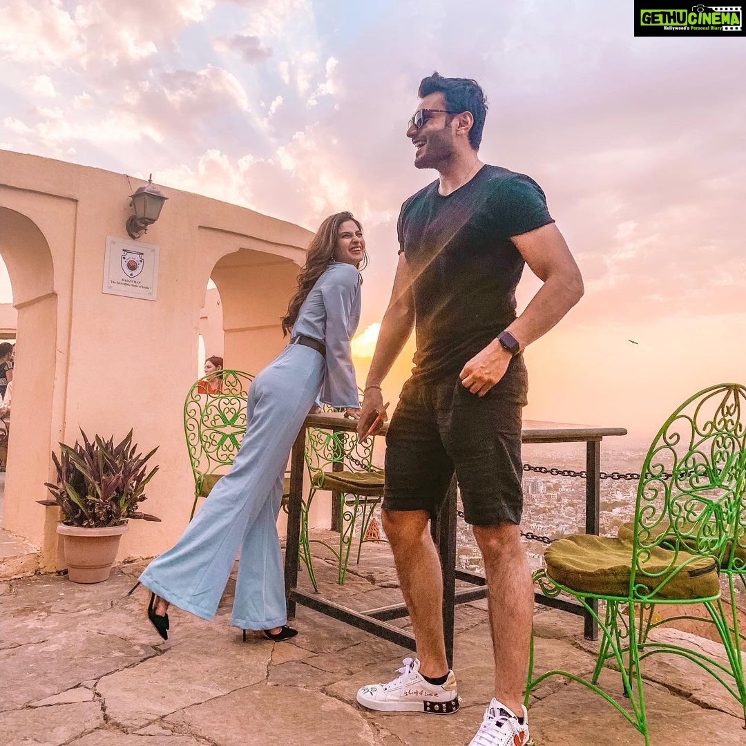 Karishma Sharma Instagram - Happy birthday from the one who endures your retardedness and still loves you. Have a crazyyyyy one. 🎈🎈🎈🎈