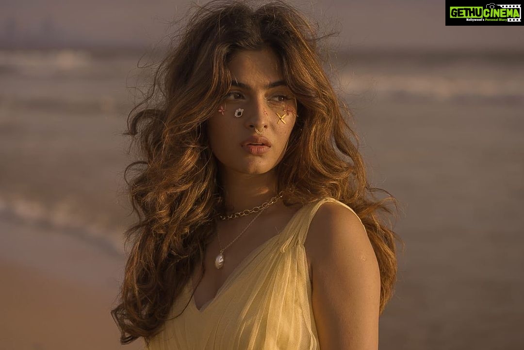 Karishma Sharma Instagram - Should I fall out of love, my fire in the light . To chase a feather in the wind . Within the glow that weaves a cloak of delight . There moves a thread that has no end. Shot by @biryanimasala Makeup by @shades.of.happyness