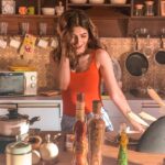 Karishma Sharma Instagram - What’s cooking ? 🍳 @viuindia 😉 Stay tuned guys 😌