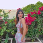 Karishma Sharma Instagram - Spot the flower power 🌺🌺 Loving my outfit from @ramagiq